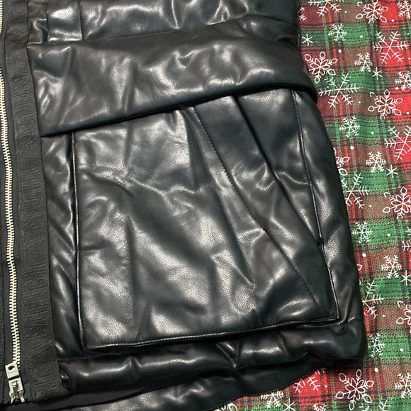 Amiri Men's Down Leather Vest Black - Picture 6 of 12